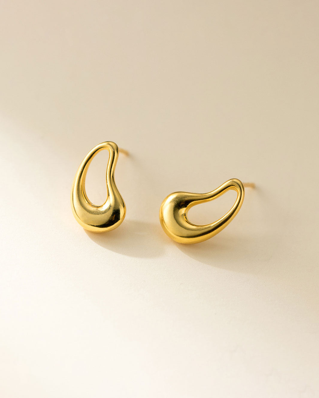 Chic Avocado Stud Earrings