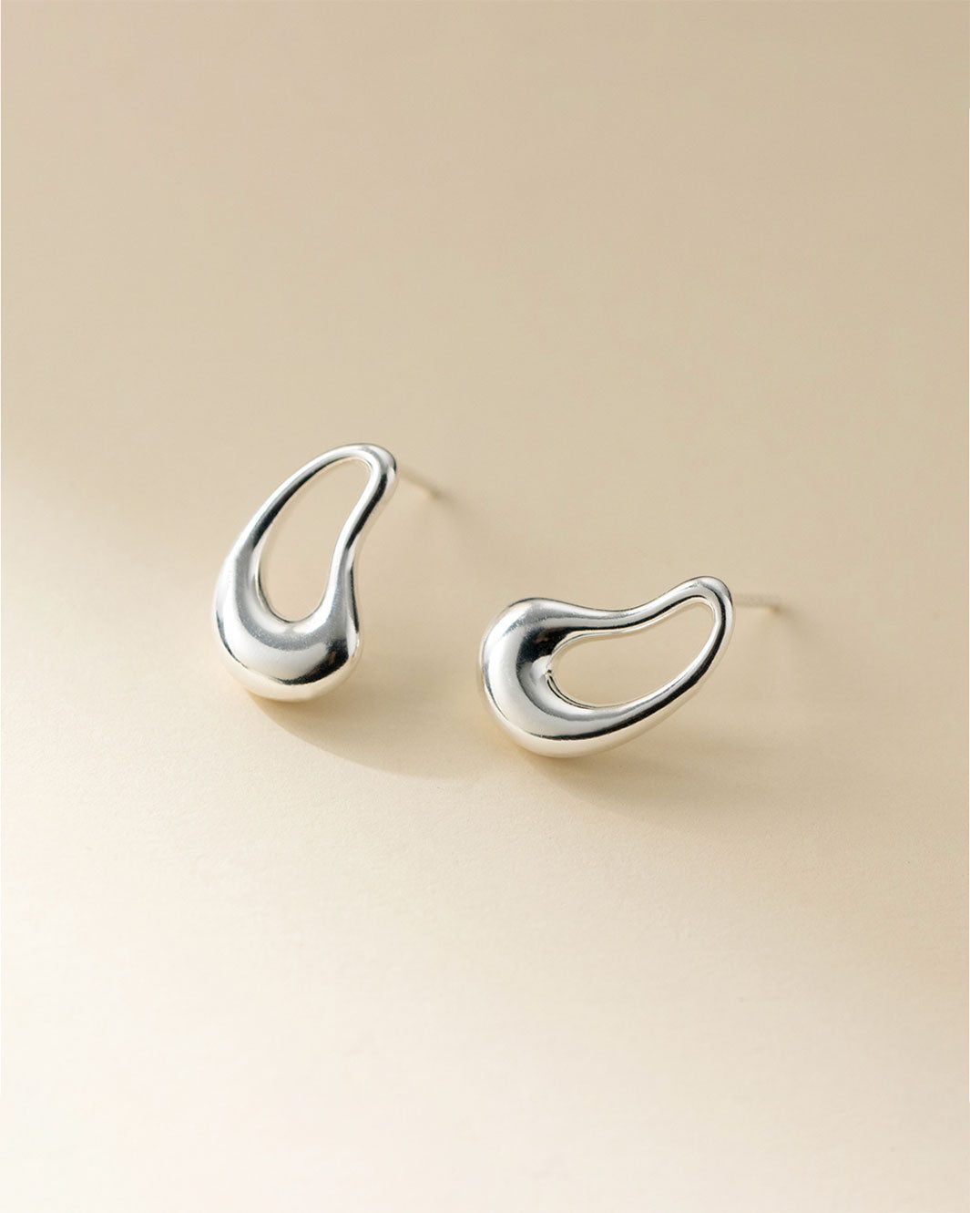 Chic Avocado Stud Earrings