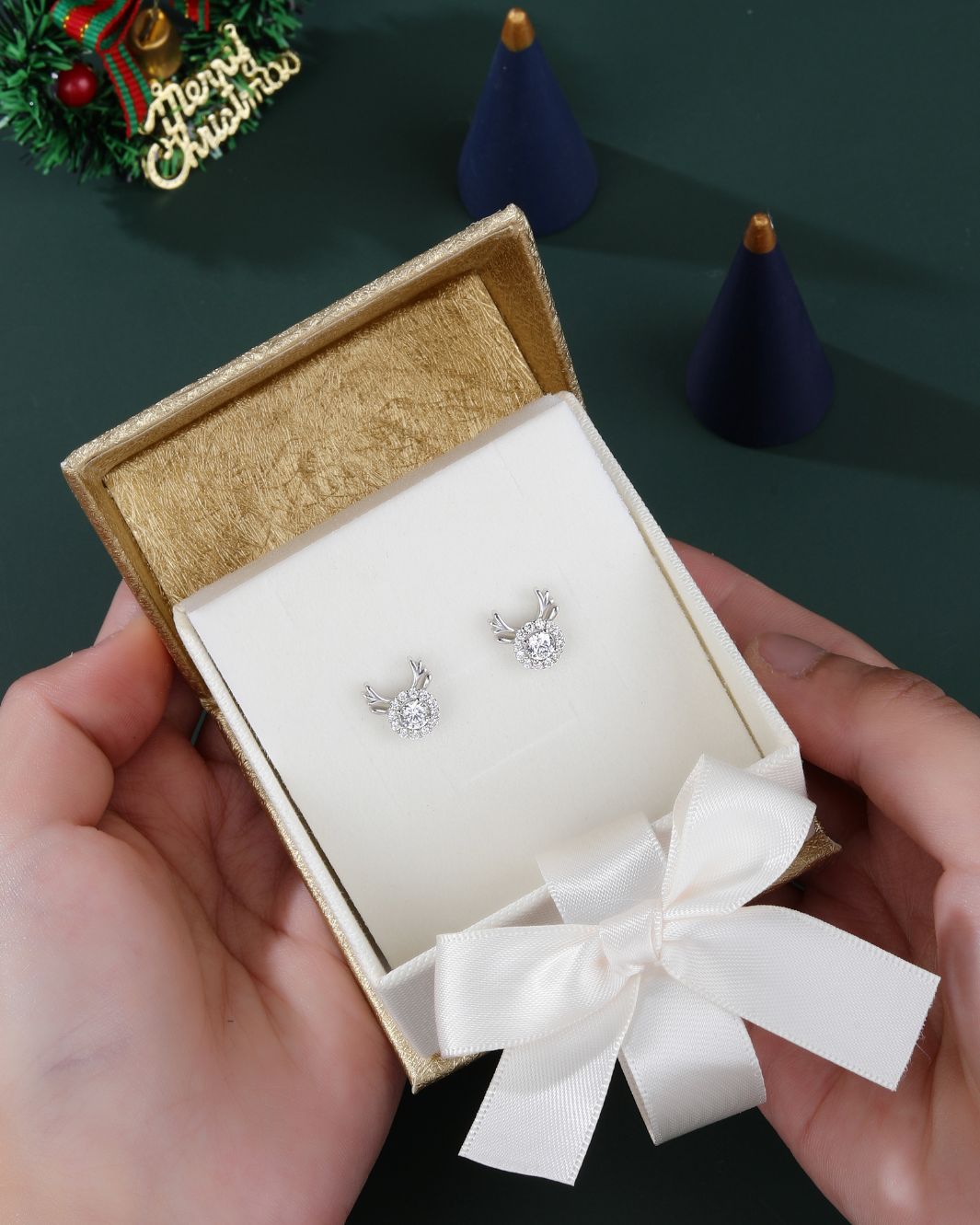 Golden Gift Box for Earrings [Limited]