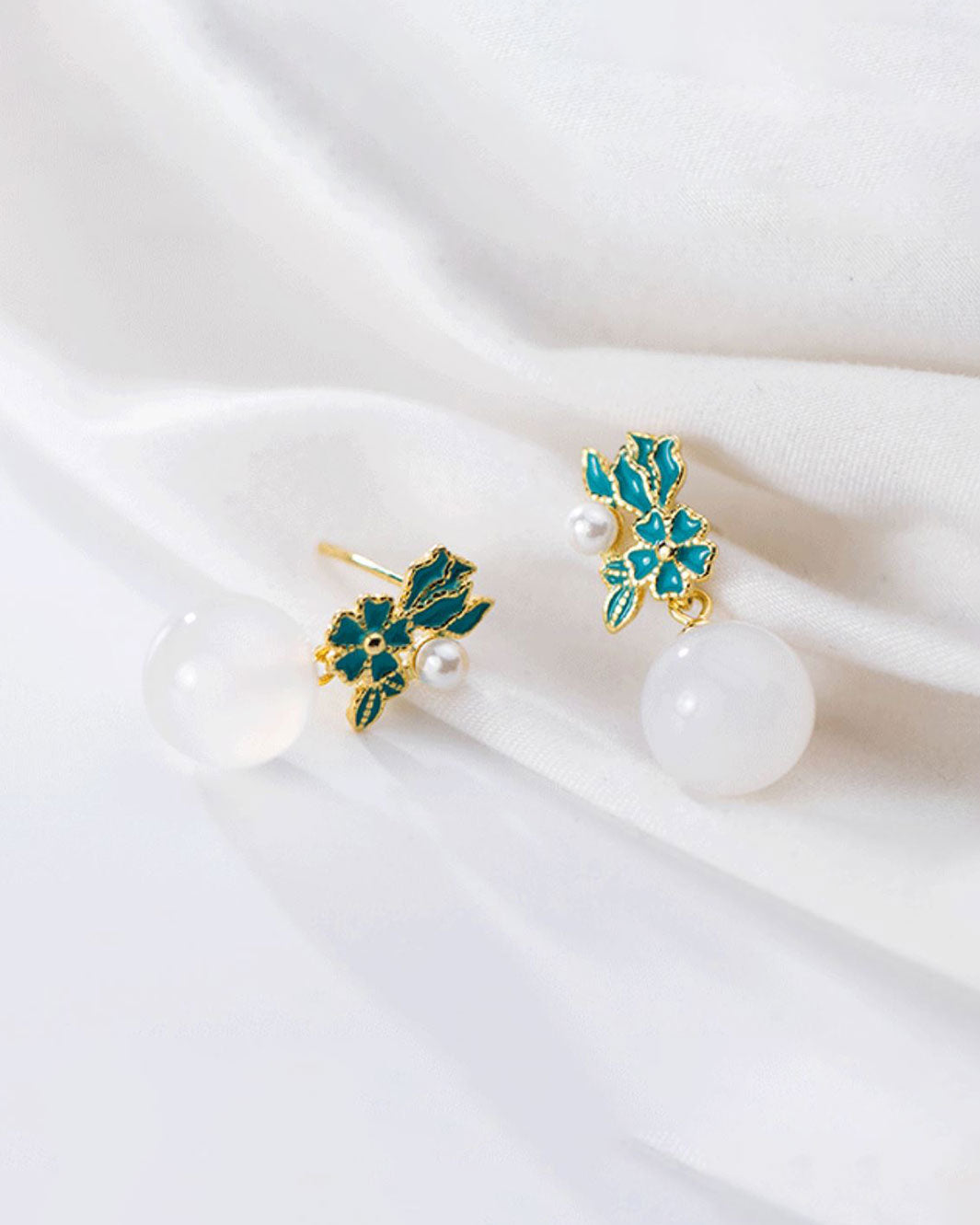 Lin Floral Drop Earrings