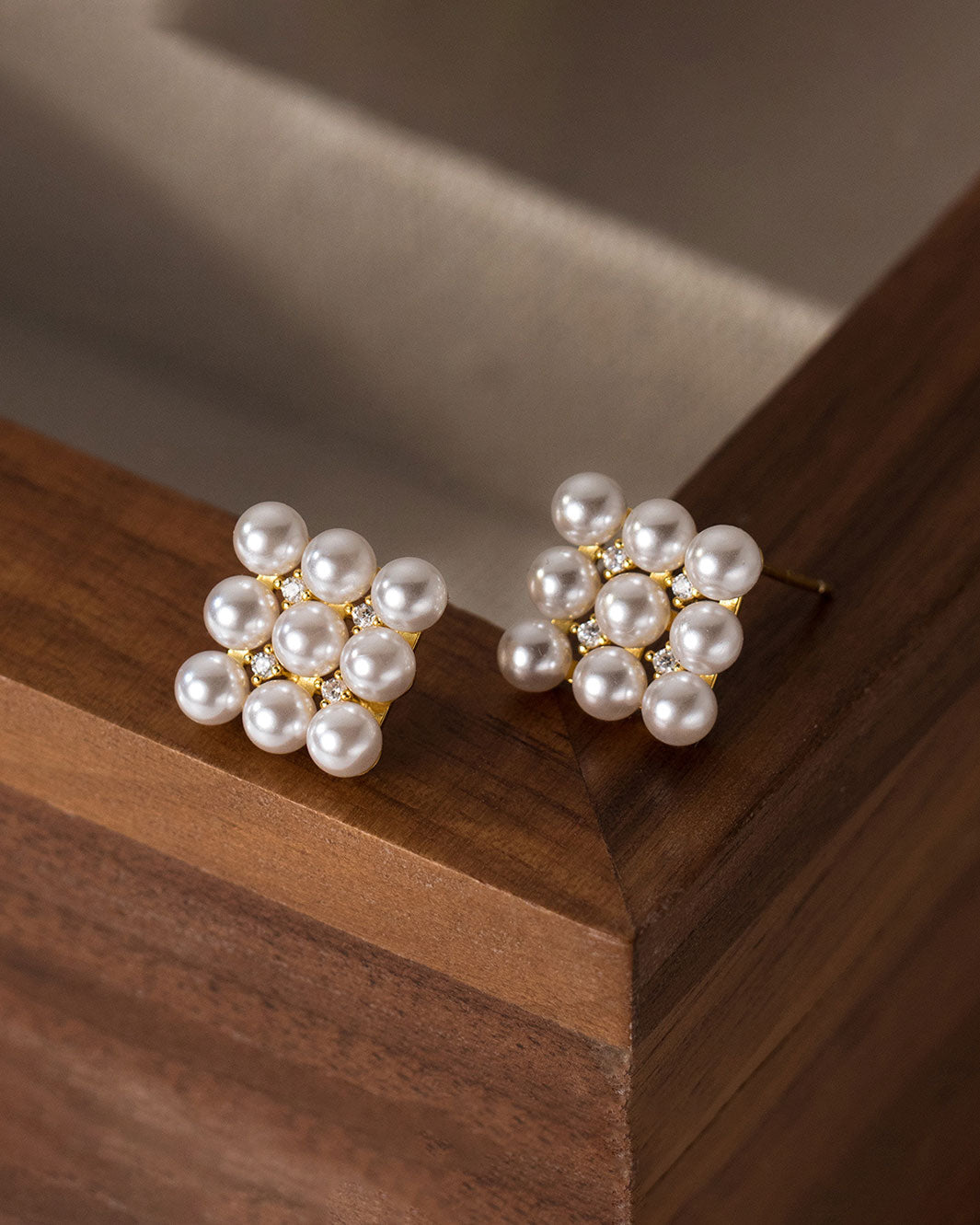 Veda Pearly Square Stud Earrings