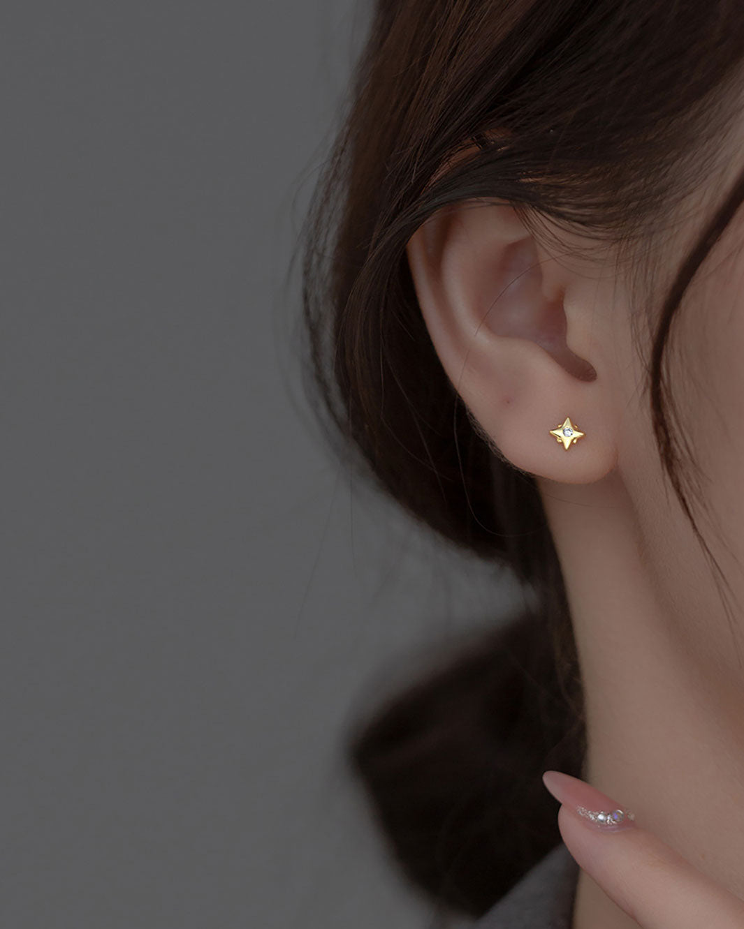 Tara Mismatch Star Barbell Earrings