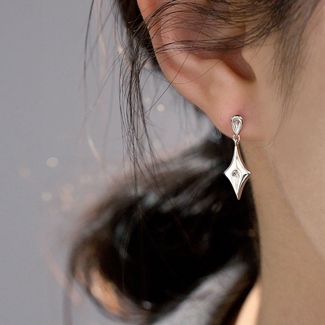 Seren Mismatch Star Drop Earrings