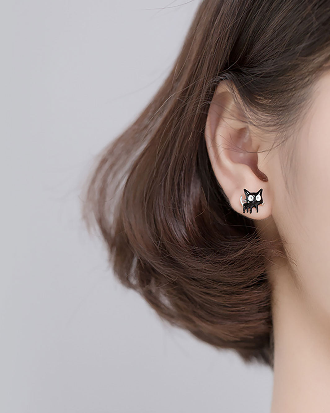 Ebony & Ivory Cats Stud Earrings