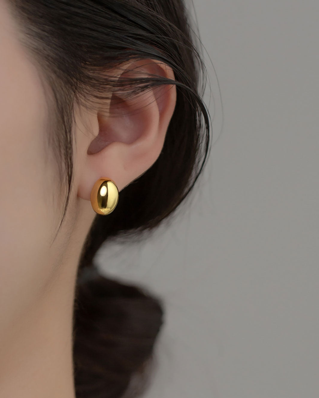 Ivanna Oval Dome Stud Earrings