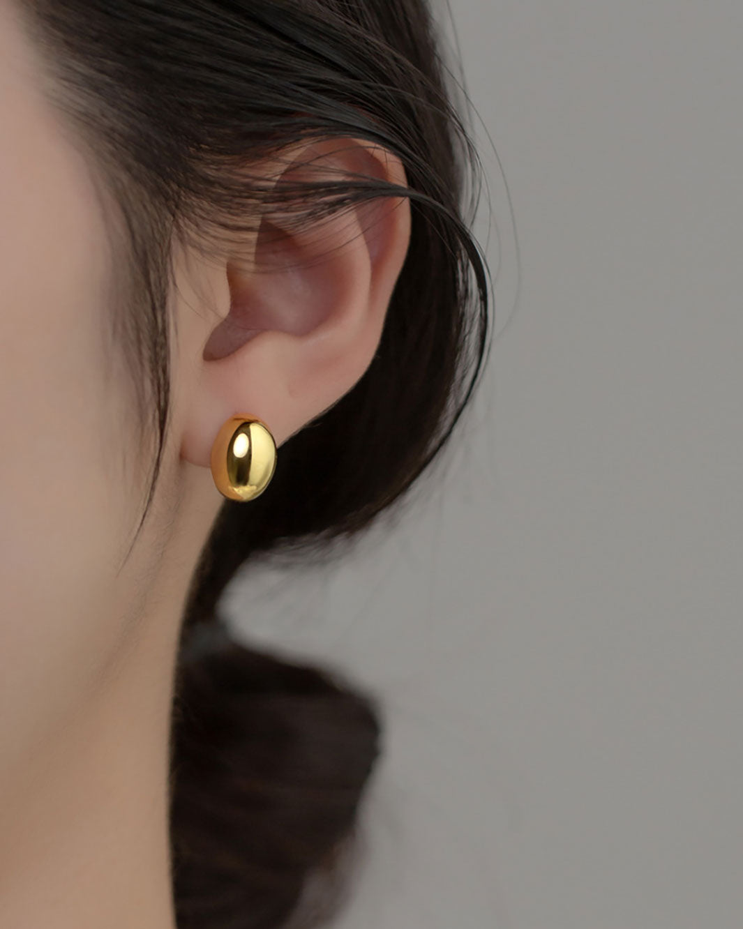 Ivanna Oval Dome Stud Earrings