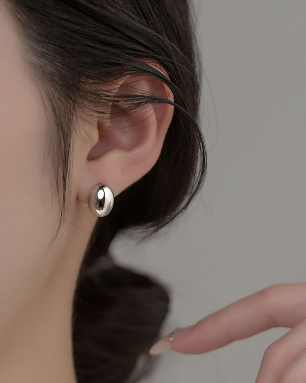 Ivanna Oval Dome Stud Earrings