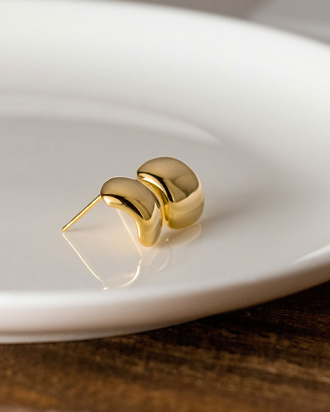 Juliet Curved Stud Earrings