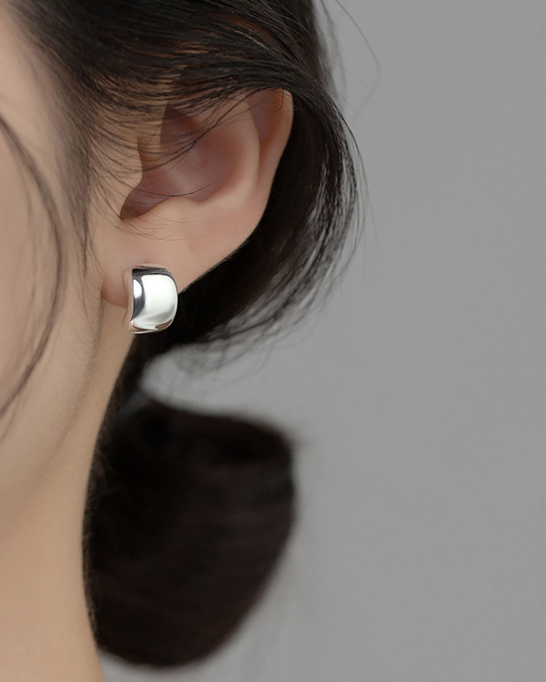 Juliet Curved Stud Earrings