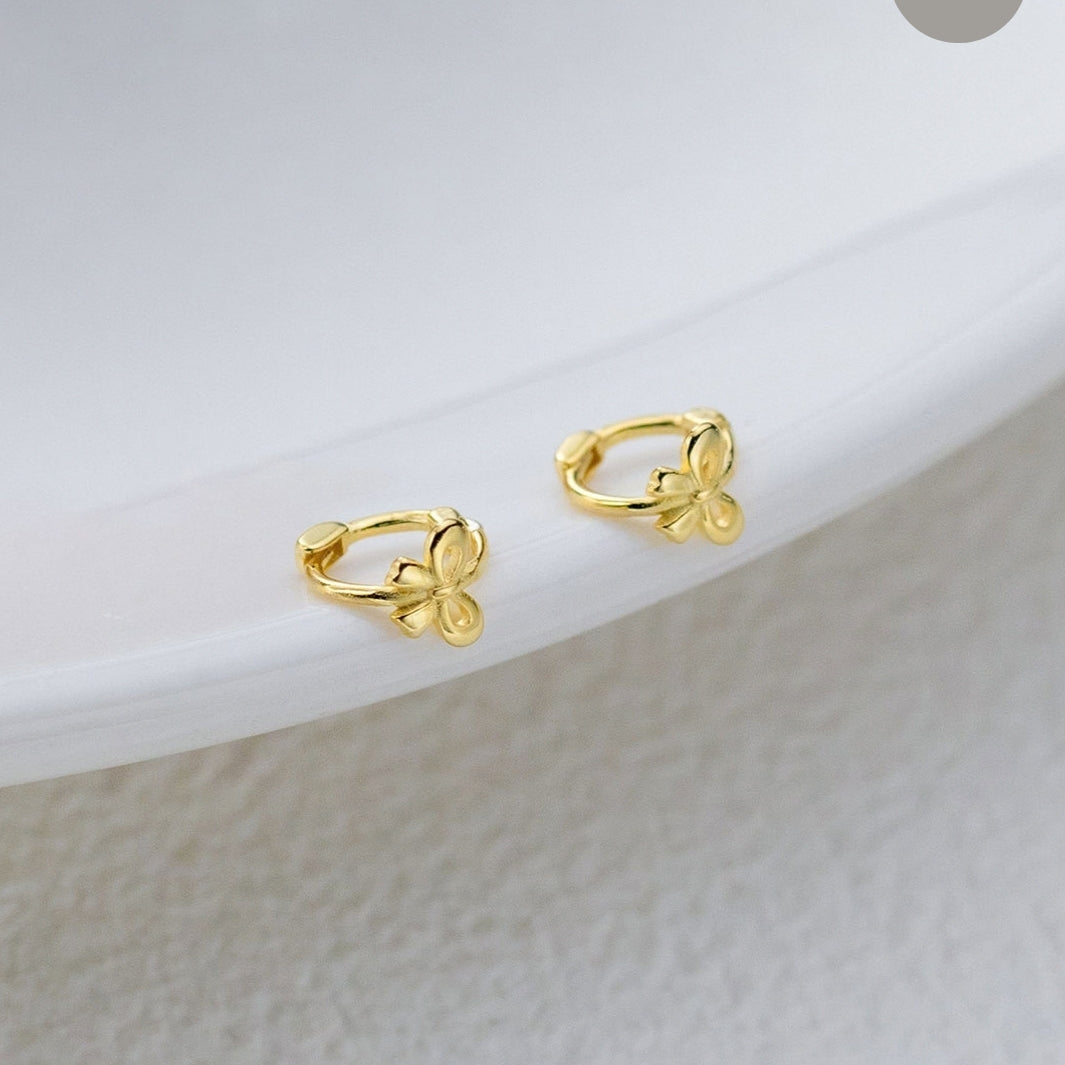 Tilly Ribbon Huggie Earrings