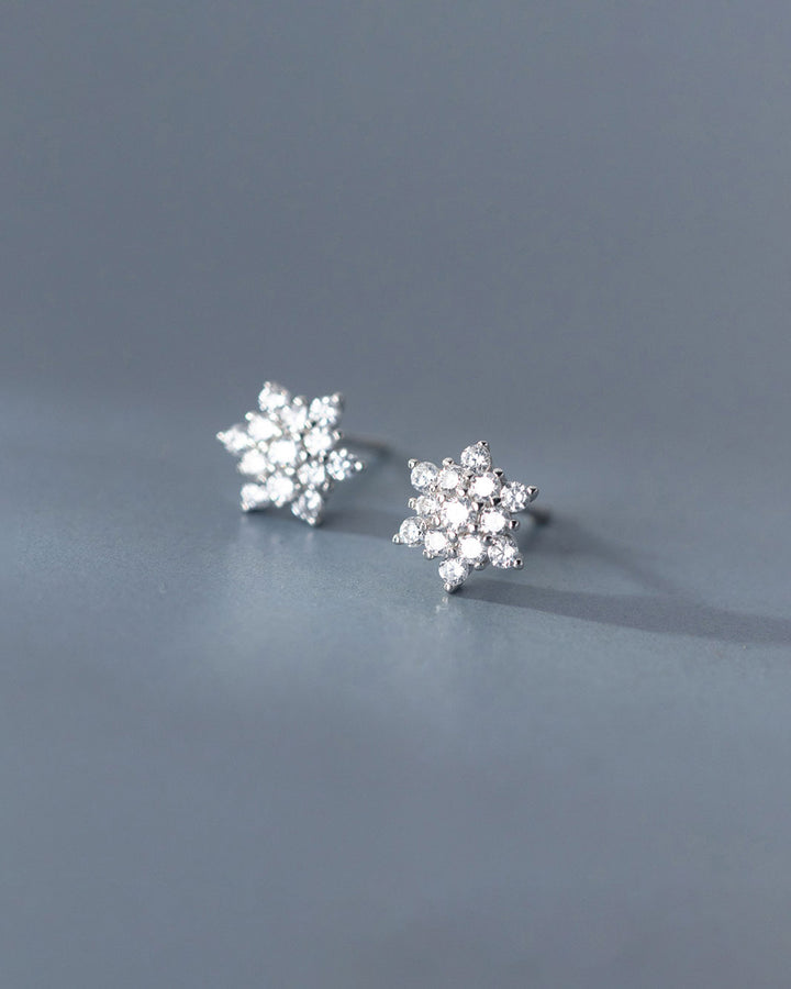 Twinkle Snowflake Stud Earrings
