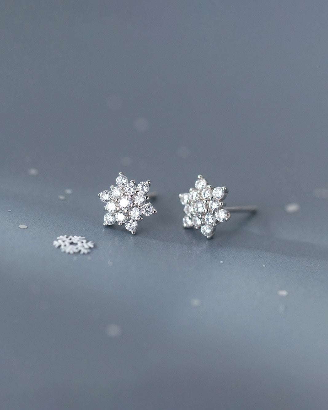Twinkle Snowflake Stud Earrings