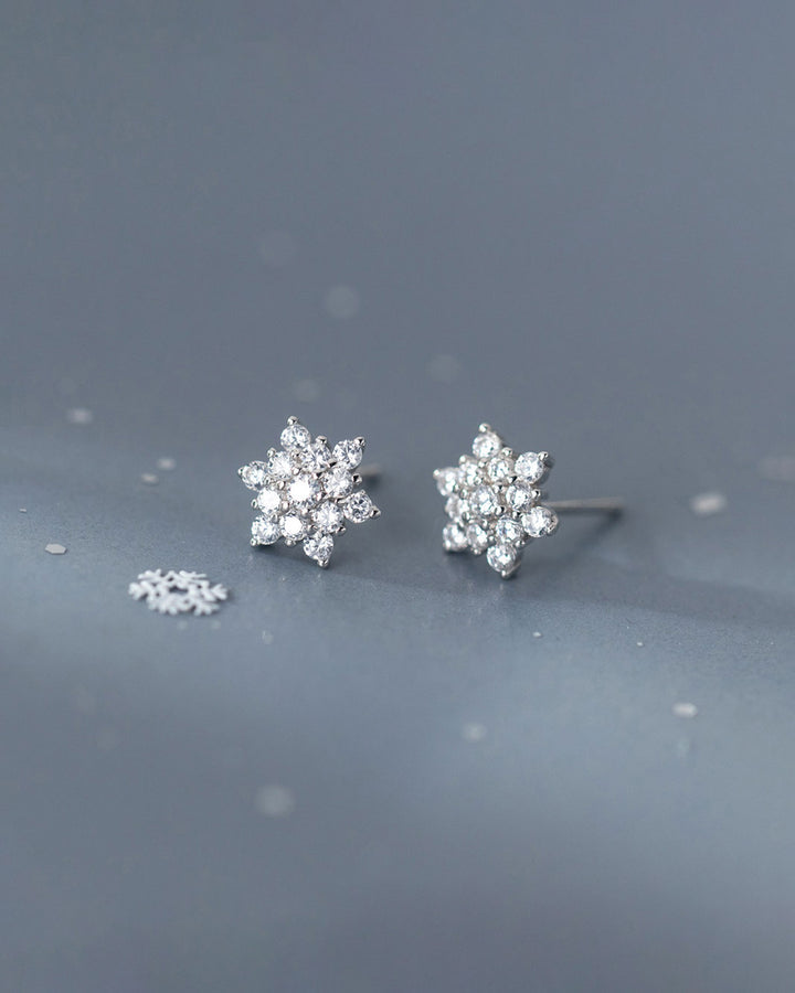 Twinkle Snowflake Stud Earrings