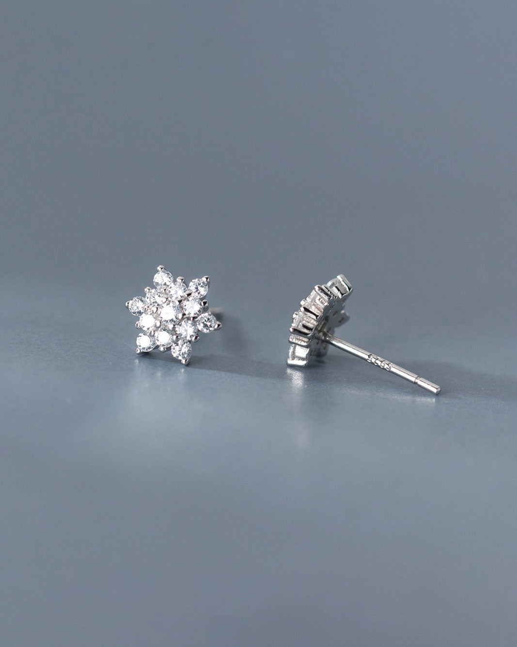 Twinkle Snowflake Stud Earrings