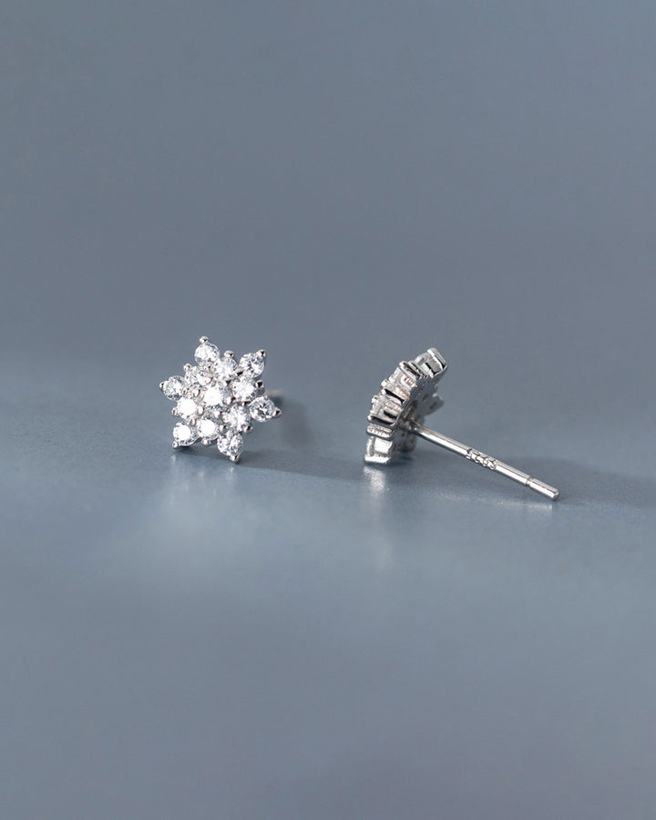 Twinkle Snowflake Stud Earrings