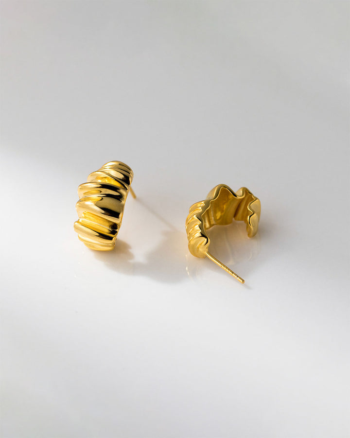 Rhea Crinkle Flow Stud Earrings