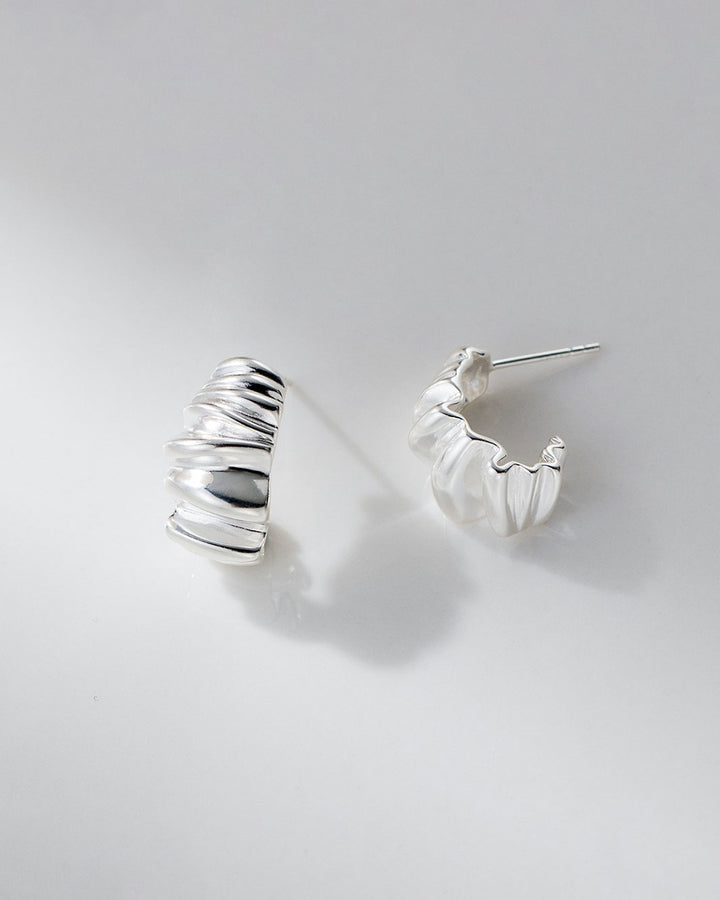 Rhea Crinkle Flow Stud Earrings