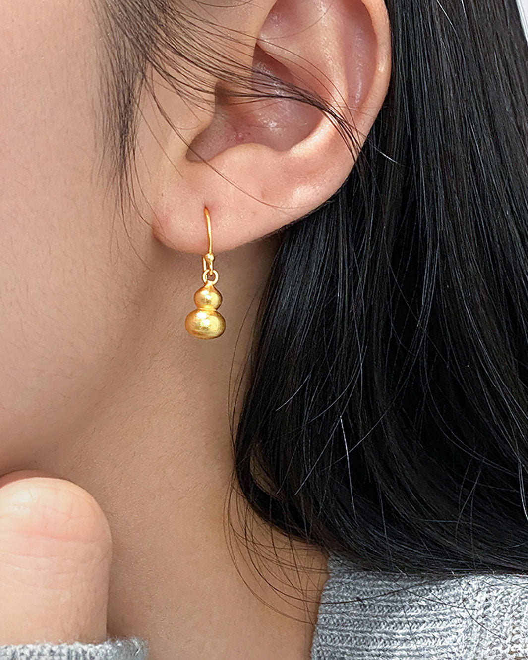 Golden Royal Hulu Dangle Earrings