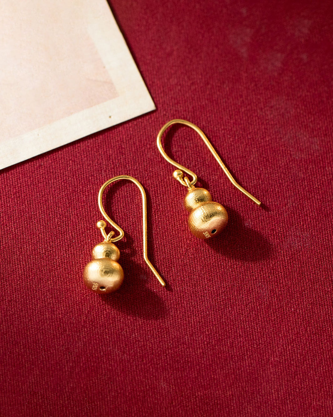 Golden Royal Hulu Dangle Earrings
