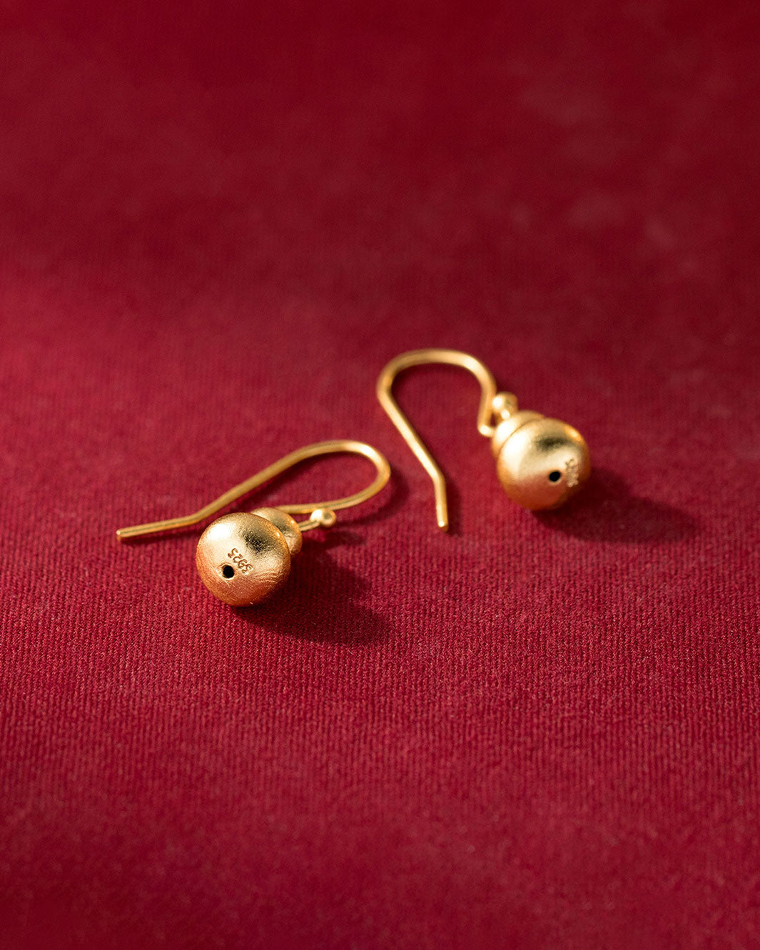 Golden Royal Hulu Dangle Earrings