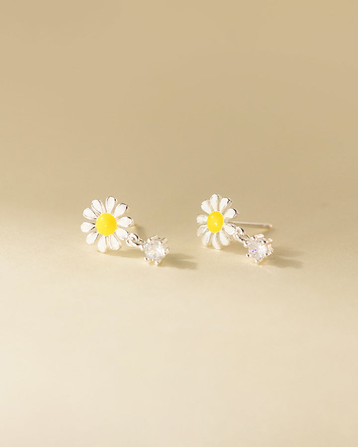 Sunny Daisy Drop Earrings