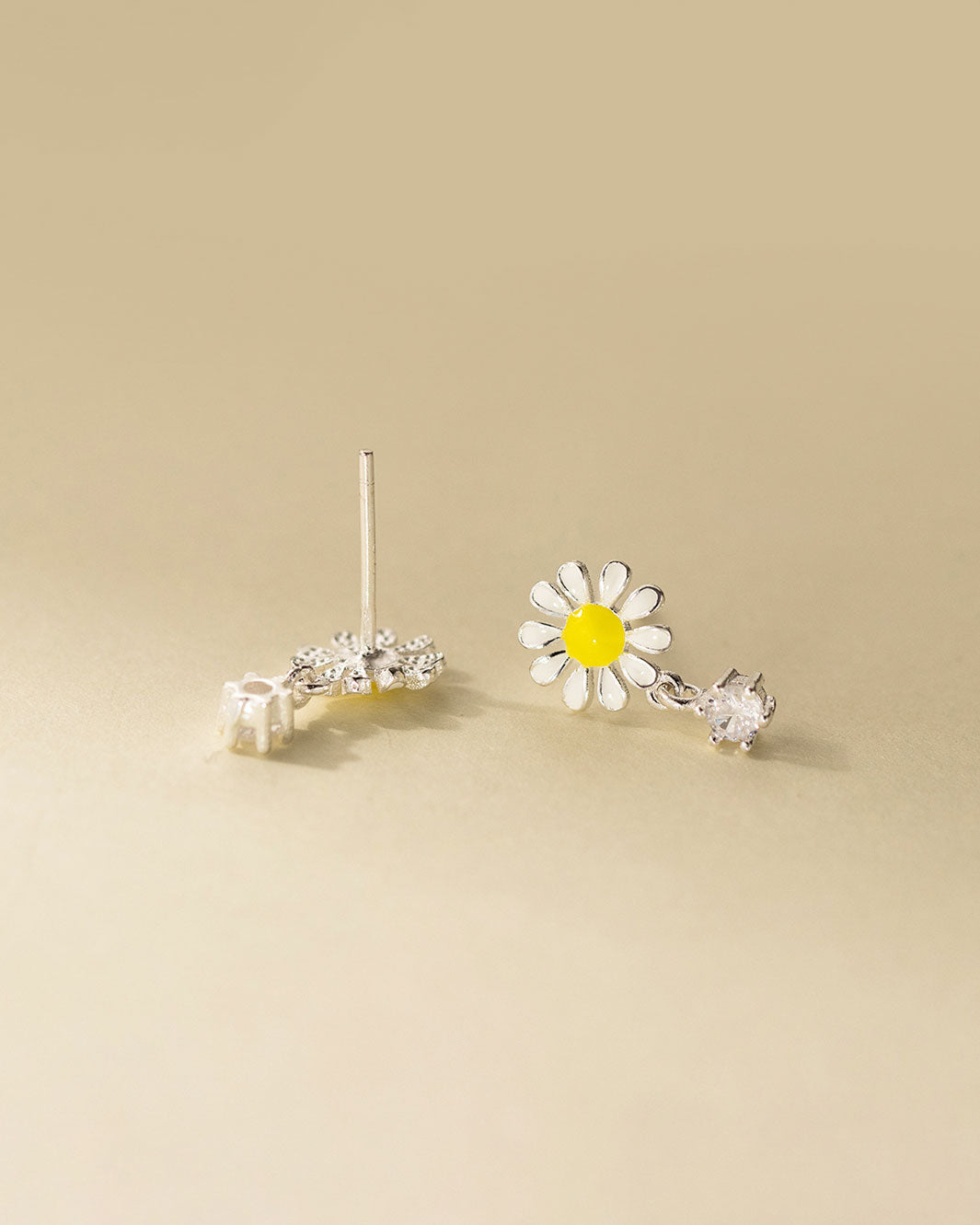 Sunny Daisy Drop Earrings