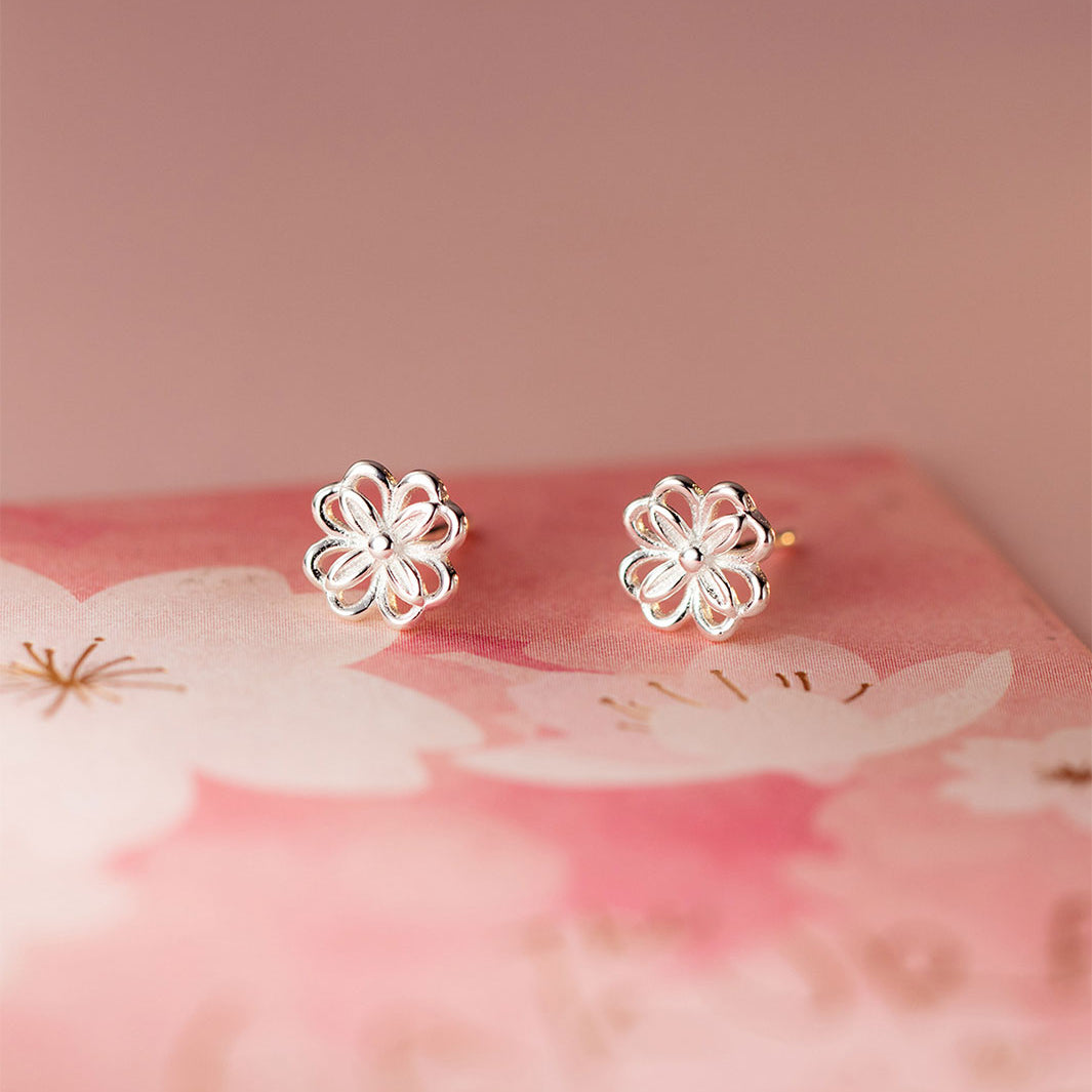 Aimee Openwork Flower Stud Earrings