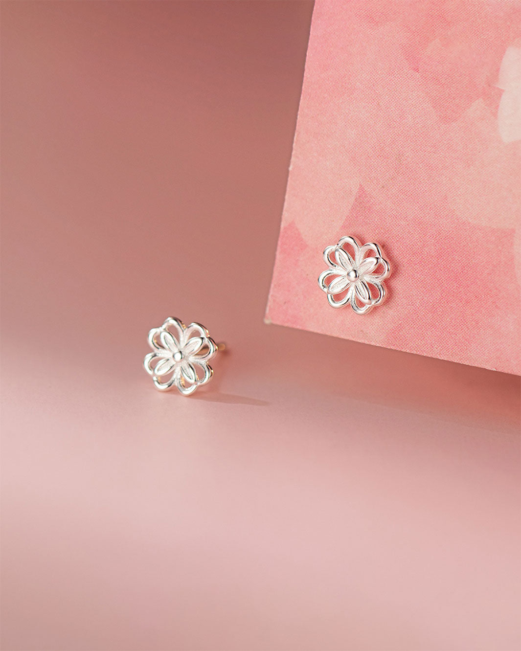 Aimee Openwork Flower Stud Earrings