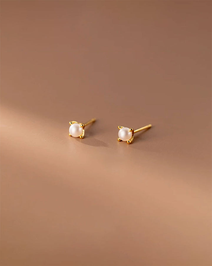Ada Pearl Stud Earrings