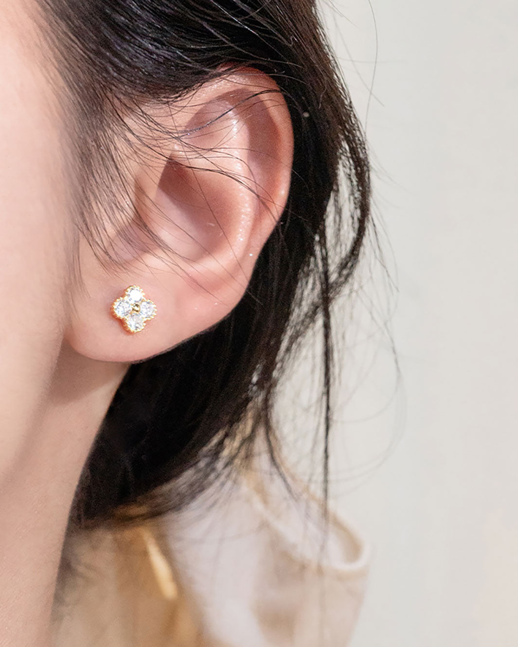 Liora Clover Barbell Earrings