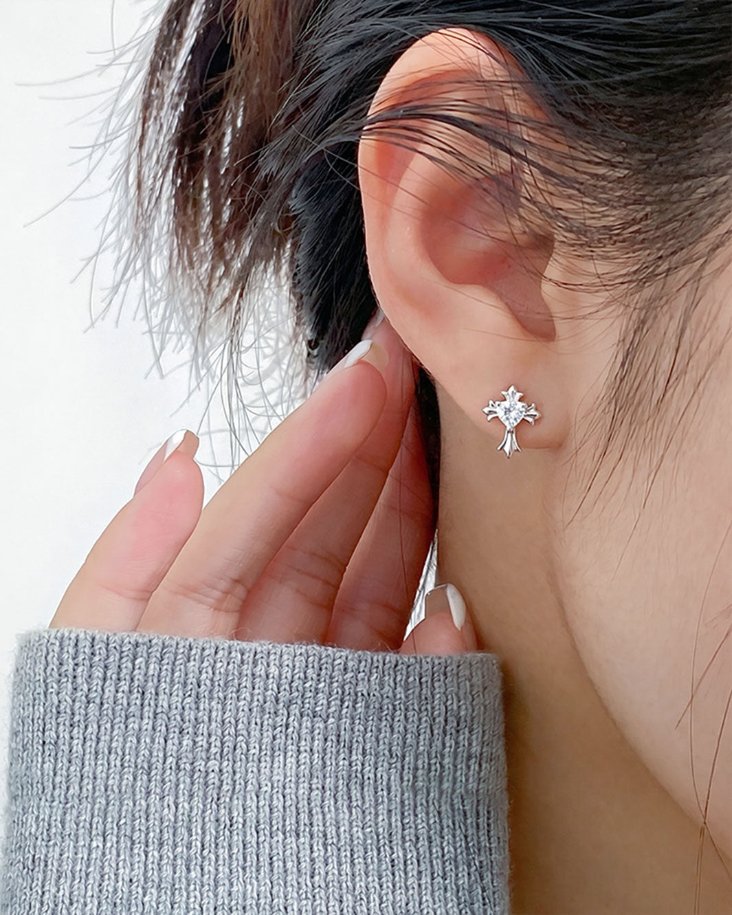 Faith Sparkling Cross Stud Earrings