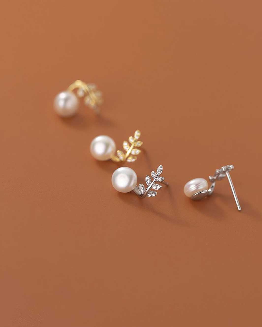 Daphne Floral Pearl Stud Earrings
