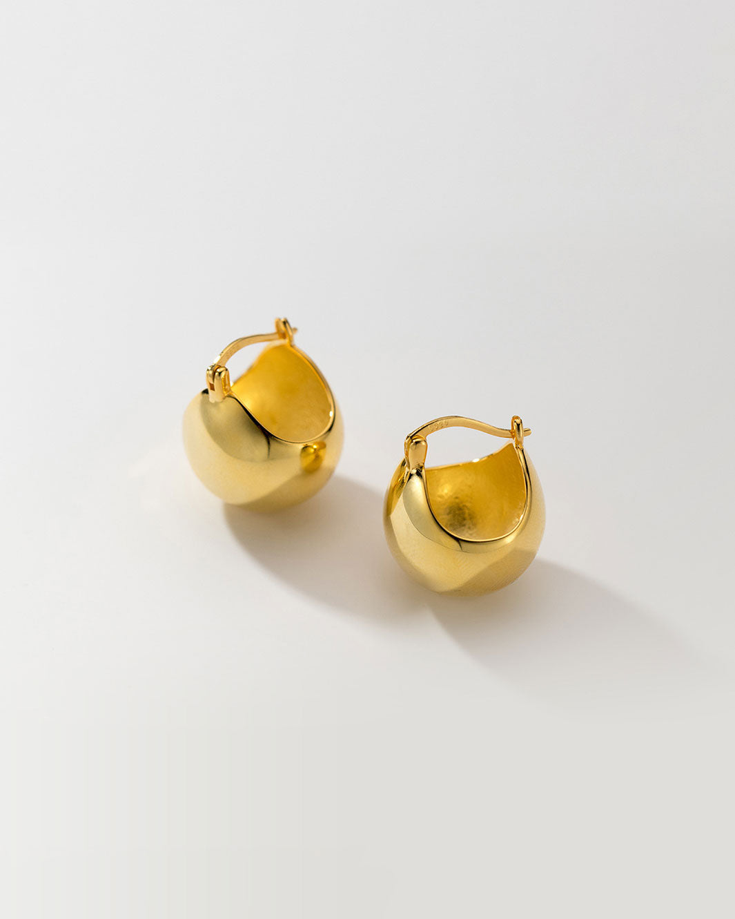 Oda Bold Dome Hoop Earrings