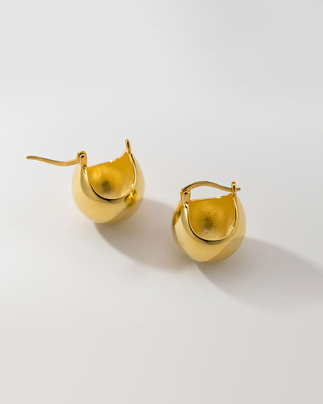 Oda Bold Dome Hoop Earrings