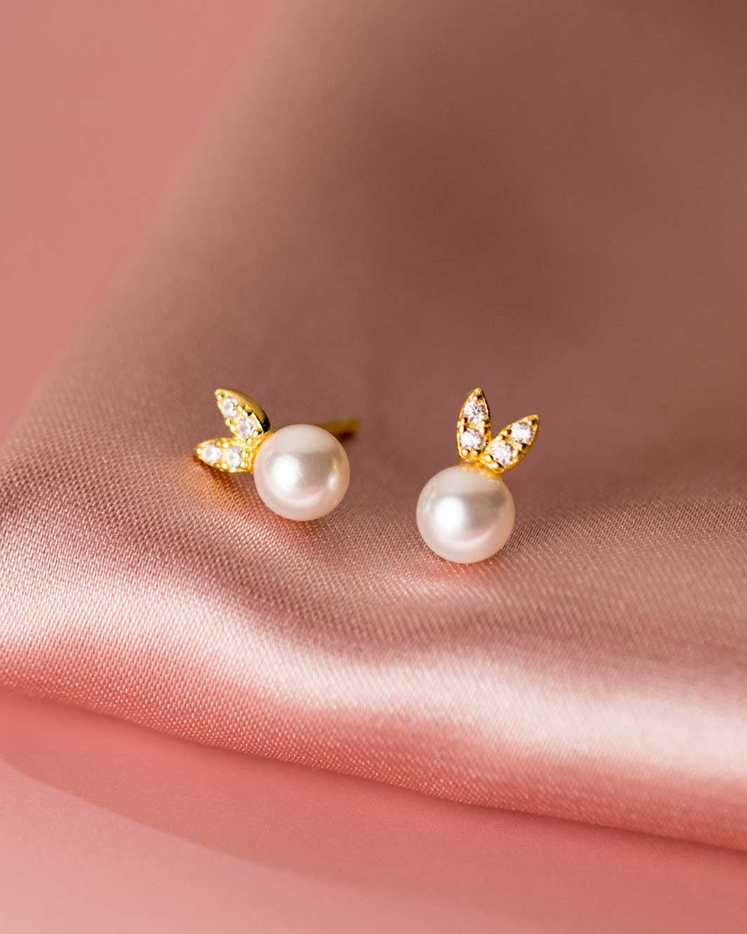 Bunny Pearl Stud Earrings