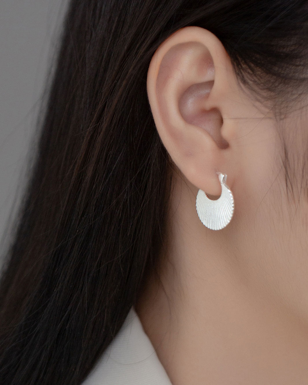 Selena Folding Textured Hoop Earrings