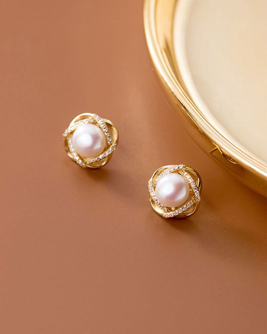 Jori Pearl Stud Earrings