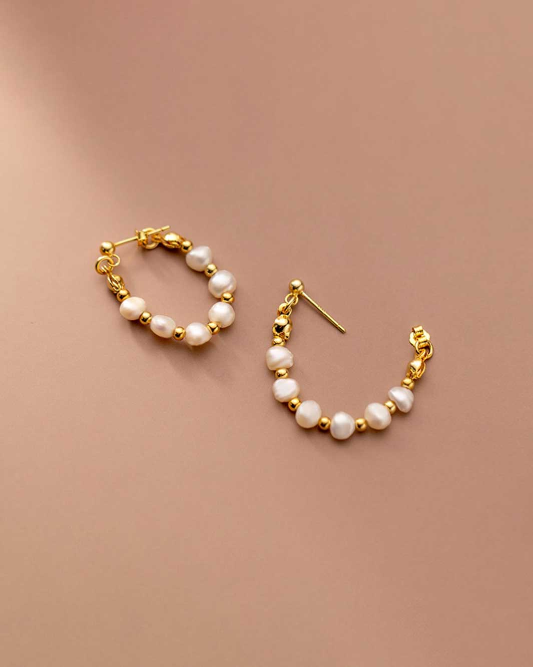Perola Pearl Chain Drop Earrings