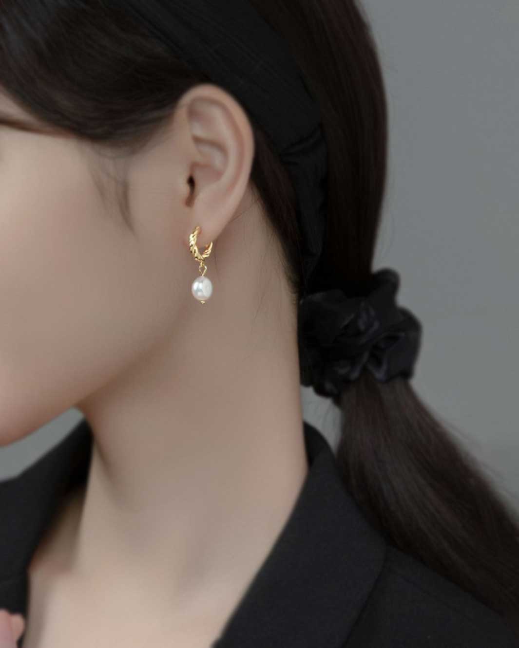 Arianna Baroque Pearl Drop Earrings