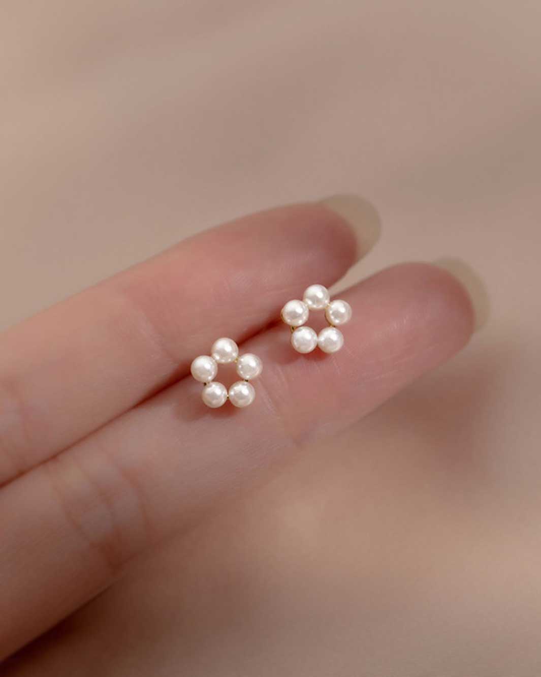 Pearl Flower Stud Earrings