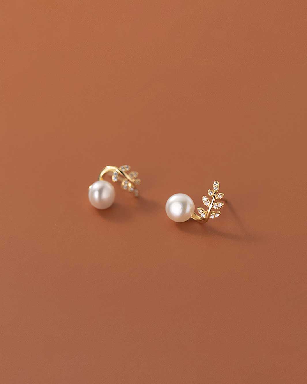 Daphne Floral Pearl Stud Earrings