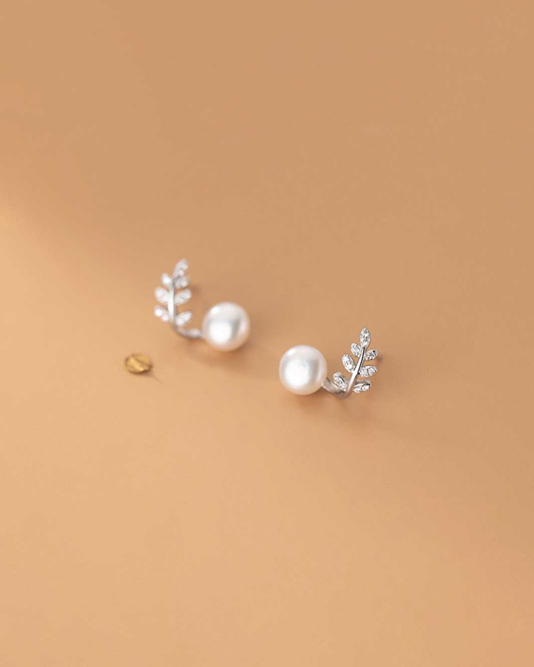 Daphne Floral Pearl Stud Earrings