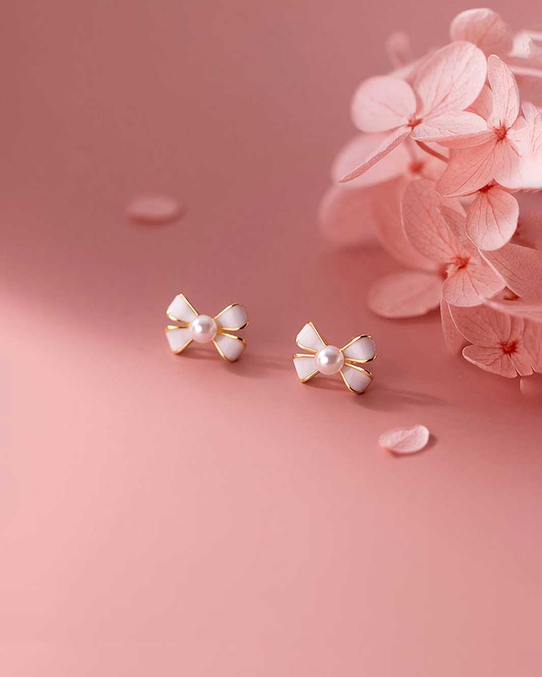 Pearl Ribbon Stud Earrings